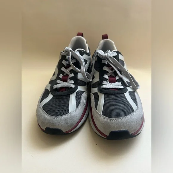 Oakley Men's Gray and Burgundy Sneakers